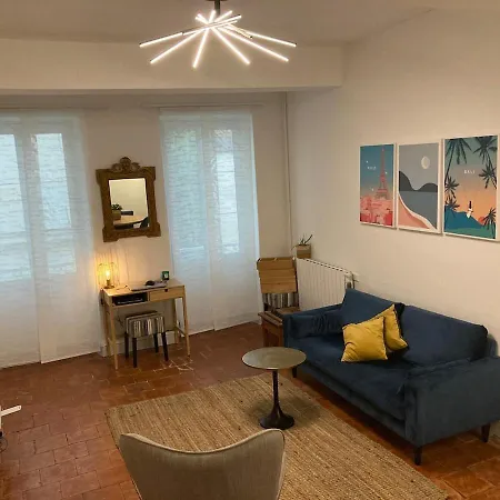 Charming Typical Townhouse, 3 Bedrooms * Lectoure