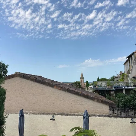 Charming Typical Townhouse, 3 Bedrooms *