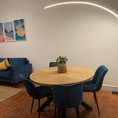 Feriehus Charming Typical Townhouse, 3 Bedrooms Lectoure